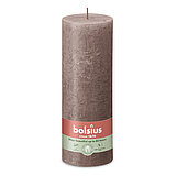 Eine Rustik Stumpenkerze in der Farbe Rustikales Taupe Größe 190/68 mm