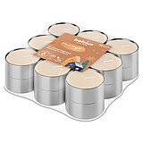 Ein 18er Pack Bolsius Duftteelichter im Alubecher mit cremefarbenem Wachs und Haselnuss-Vanille-Duft.