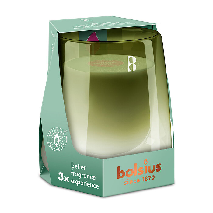 Ein Bolsius Cleanlight Starterkit bestehend aus einem grünen Glashalter und einer Duftkerze mit Gardenia/Feigen-Duft in einer stylischen grünen Verpackung mit Bolsius Schriftzug.