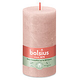 Eine Rustik Stumpenkerze in der Farbe Nebliges Rosa Größe 130/68 mm