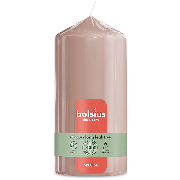 Eine Stumpenkerze Special Essentials Ultra Gloss in der Farbe Nebliges Rosa mit der Größe 130/68 mm