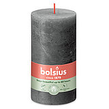 Eine Rustik Stumpenkerze in der Farbe Stürmisches Grau Größe 130/68 mm