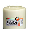Eine XL Stumpenkerze / Mammutkerze mit 3 Dochten in der Farbe Elfenbein und den Maßen 150/150mm (H/DM) und 75h Brenndauer. Auf der Banderole ist der Markenname "Bolsius" abzulesen.